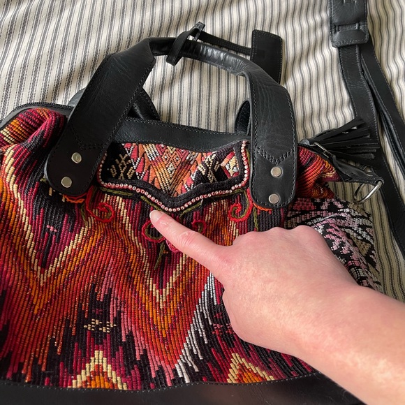 DC Bags mini-bumblebee convertible day bag - Picture 3 of 8